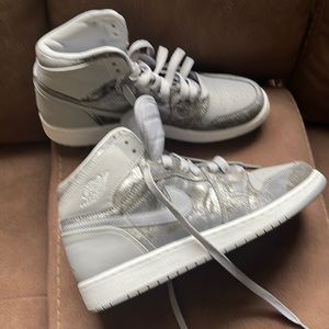 Big kids 7 y which is an 8 1/2 in woman